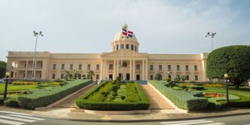 Presidente crea y reestructura empresas públicas estratégicas para fortalecer la prestación de los servicios de energía y transporte