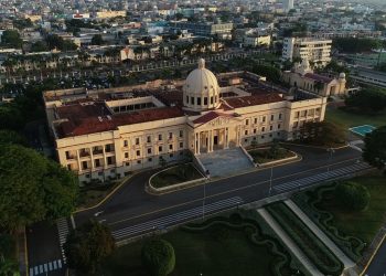 Presidente Abinader realiza nuevos nombramientos en Industria y Comercio, Aduanas y Viviendas mediante el Decreto 3-26