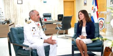 Embajadora de Estados Unidos, Leah Campos, se reúne con el presidente de la DNCD, vicealmirante José Manuel Cabrera Ulloa
