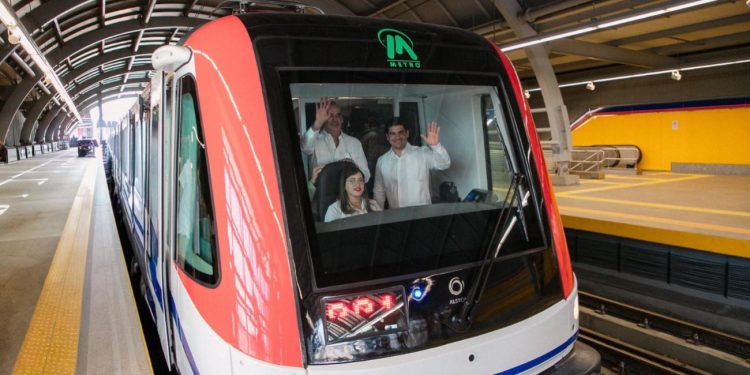 Presidente Abinader pone en marcha Línea 2C del Metro de Santo Domingo