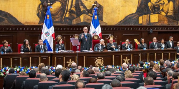 Gobierno impulsa estrategia de diversificación productiva y apuesta por la industria de semiconductores