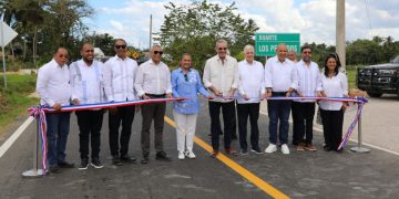El presidente Abinader inaugura nueva carretera que comunica Villa Riva con la autopista del Nordeste que beneficiará a más de 50,000 personas