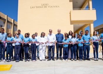 Presidente Abinader inaugura Liceo Las Yayas de Viajama en Azua, con capacidad para más de 595 estudiantes