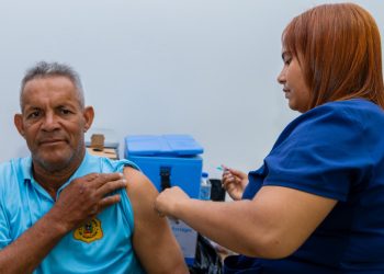Migración realiza jornada de vacunación contra hepatitis B en el Centro de Interdicción de Haina