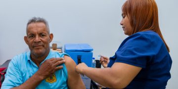 Migración realiza jornada de vacunación contra hepatitis B en el Centro de Interdicción de Haina