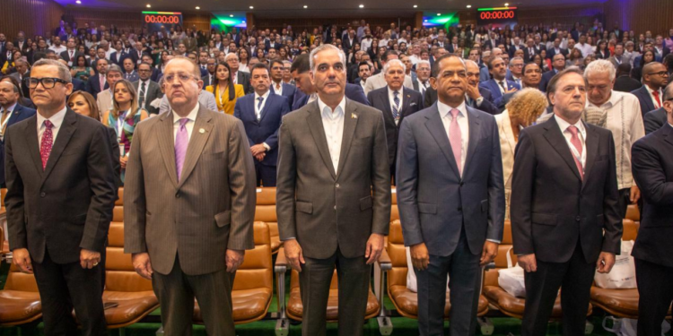 Presidente Abinader impulsa la transformación del sector seguro como motor de desarrollo en la inauguración de la XVIII Cumbre Iberoamericana del Seguro