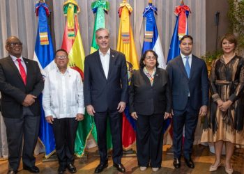 Presidente Abinader asiste a apertura de clase magistral que busca fortalecer la transparencia y rendición de cuentas a nivel internacional