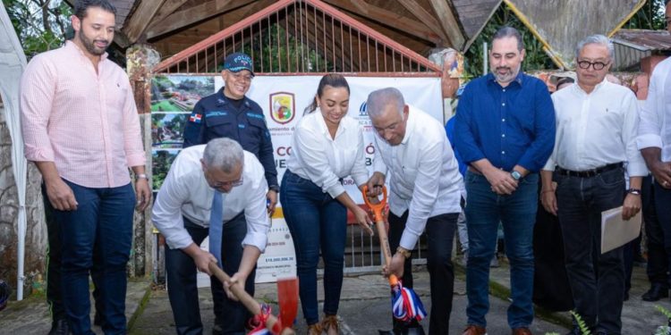Gobierno da primer picazo y deja iniciados los trabajos de construcción del Parque Lineal ZooBotánico Municipal de Moca