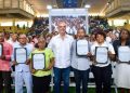 Presidente Abinader entrega 2,315 certificados de títulos de propiedad para beneficio de unas 10,000 personas en San Pedro de Macorís