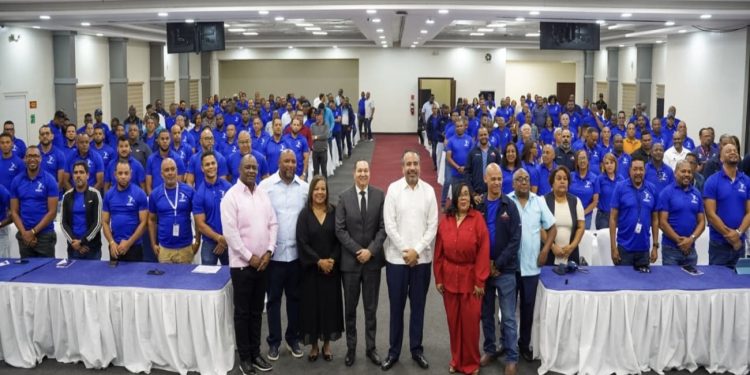 Ministro Kelvin Cruz inicia reconstrucción del Club La Matica con inversión de RD 32.8 millones