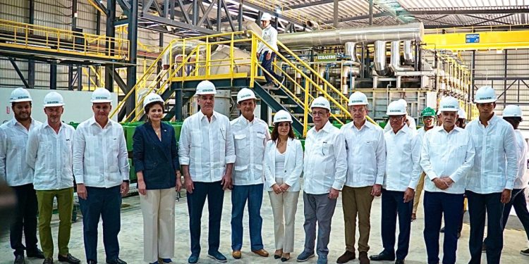 Manuel Estrella resalta estabilidad económica y clima de confianza para invertir durante inauguración de EcoAcero en San Pedro de Macorís