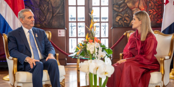 Presidente Abinader sostiene reunión bilateral con la mandataria electa, Laura Fernández Delgado