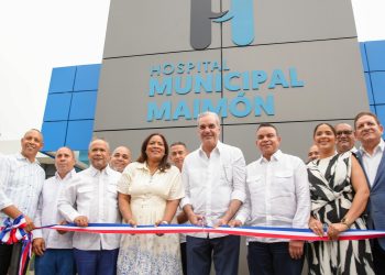 Presidente Abinader entrega el Hospital Municipal de Maimón remozado, ampliado y equipado con nueva área de Emergencia, junto con el Centro de Primer Nivel