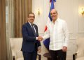 Presidente Abinader recibe en el Palacio Nacional al nuevo rector electo de la UASD, Jorge Asjana David