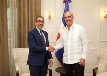 Presidente Abinader recibe en el Palacio Nacional al nuevo rector electo de la UASD, Jorge Asjana David