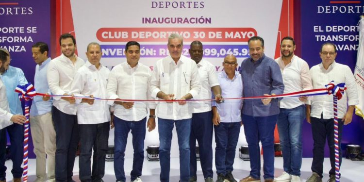 Presidente Abinader entrega el techado del Club Deportivo 30 de Mayo