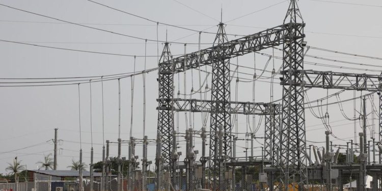Presidente Abinader visita construcción central termoeléctrica Generadora San Felipe Andrés I, que aportará 467 MW al sistema eléctrico