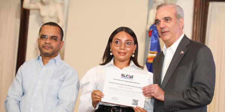 Presidente Abinader transforma la educación digital a través del ITLA entregando más de 36,000 becas tecnológicas