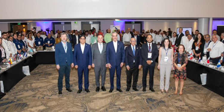 Rodrigo Castañeda, representante de la FAO, felicita a la República Dominicana por alcanzar la meta de Hambre Cero