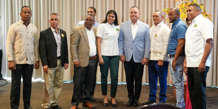 Ministro de Agricultura destaca alianza entre Campo y Comercio para fortalecer Abastecimiento Nacional