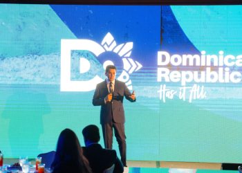 Ministro David Collado encabeza en Houston el roadshow 124 para promover a República Dominicana como destino turístico