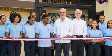 Presidente Luis Abinader inaugura ampliación del Centro Educativo San Vicente de Paúl en Los Minas, que beneficiará a más de 2,000 estudiantes