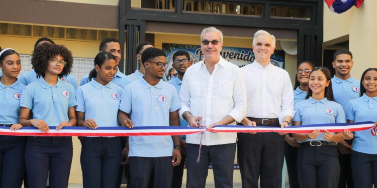 Presidente Luis Abinader inaugura ampliación del Centro Educativo San Vicente de Paúl en Los Minas, que beneficiará a más de 2,000 estudiantes