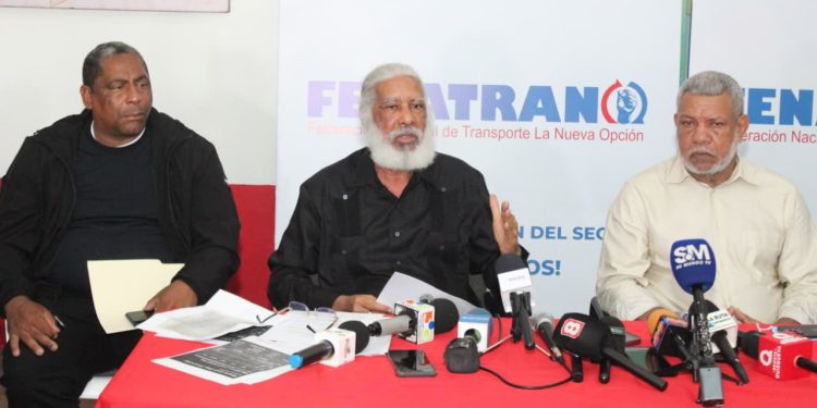 Juan Hubieres sale en defensa del presidente de los Derechos Humanos, Manuel María Mercedes Medina